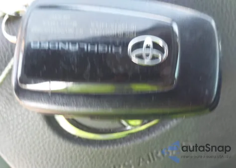 2023 Toyota Highlander Xle z USA, uszkodzony, nr VIN 5TDKDRBH5PS006405